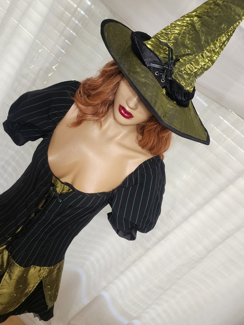 Green and Black Witch Costume Dress with Pointed Hat